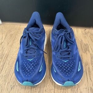 HOKA Clifton 9 Sneakers